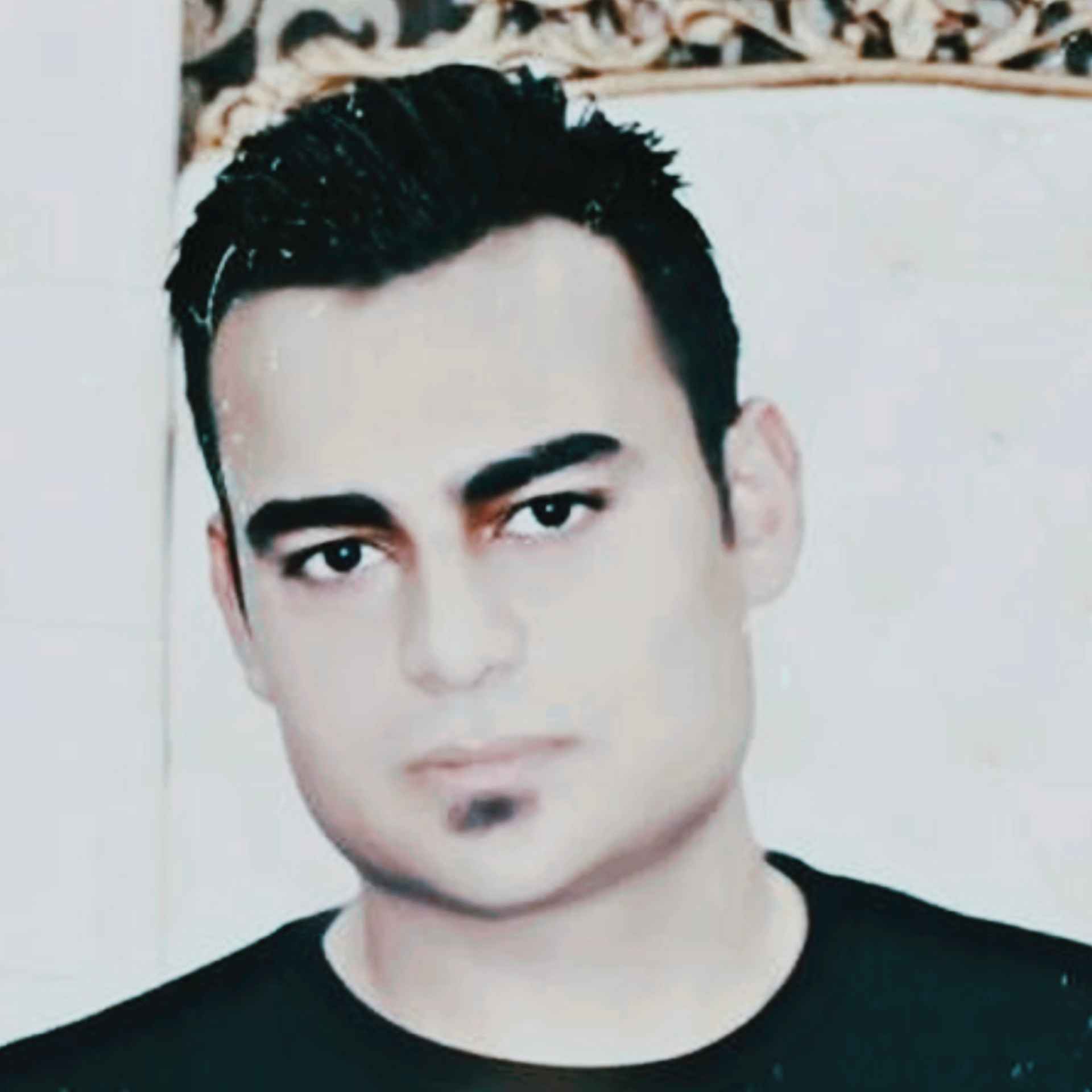 آهنگ جدید روح الله کرمی مه فقط جلوی تو میشم کر کور